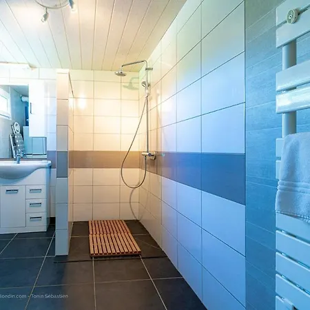Des Amarylis - 3 Bedrooms, Parking, And Garden Feriehus