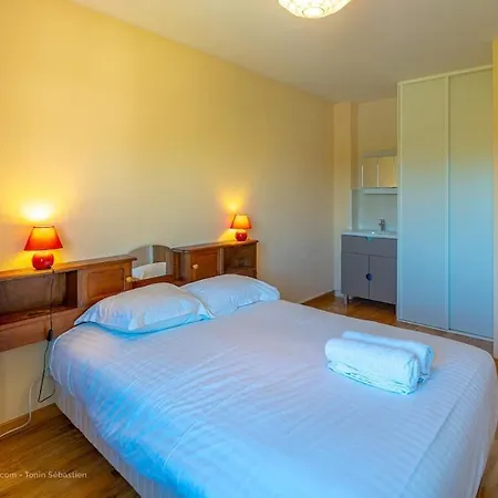 Des Amarylis - 3 Bedrooms, Parking, And Garden Feriehus