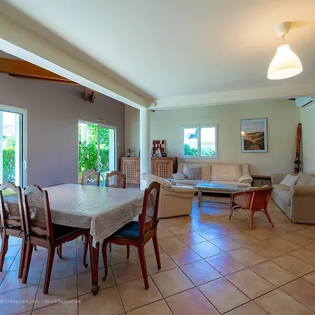 Des Amarylis - 3 Bedrooms, Parking, And Garden