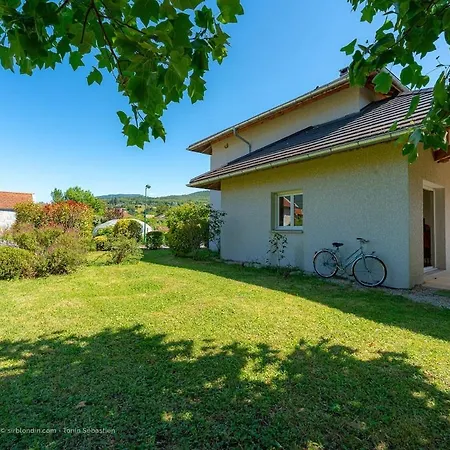 Дом отдыха Des Amarylis - 3 Bedrooms, Parking, And Garden