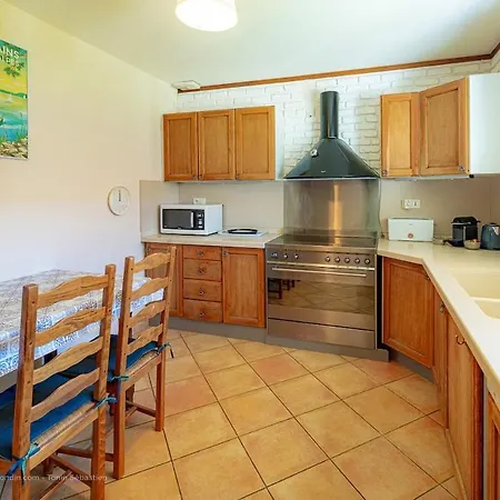 Des Amarylis - 3 Bedrooms, Parking, And Garden Дом отдыха